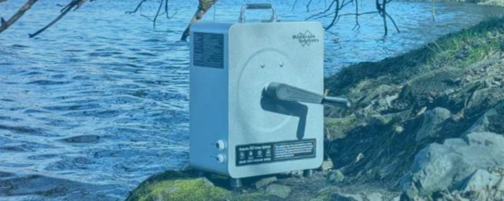 Outdoor Wasserfilter Lifebox im Einsatz am See