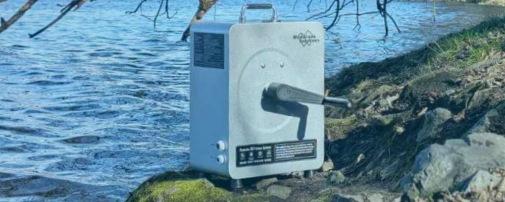 Outdoor Wasserfilter Lifebox im Einsatz am See
